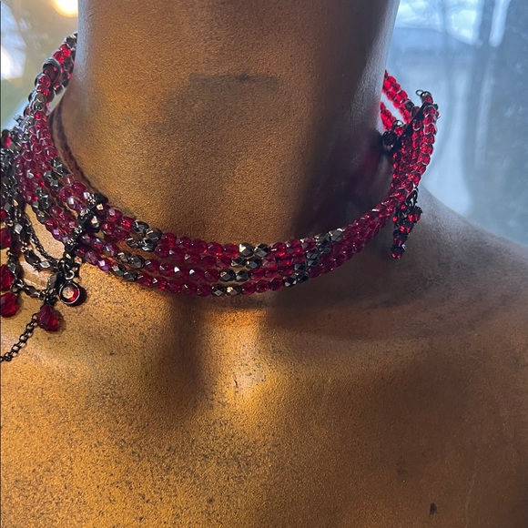 Elegant Red and Black Choker Necklace - Picture 3 of 4